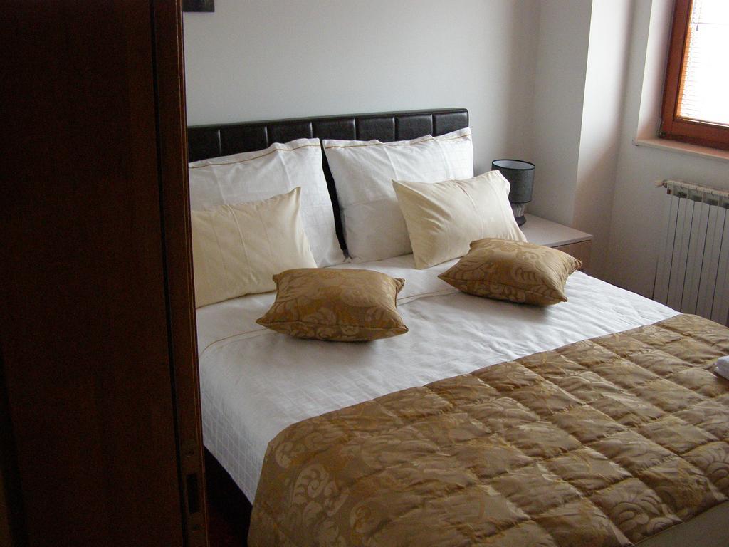 Hotel Arizona Sarajevo Lukavica Kültér fotó