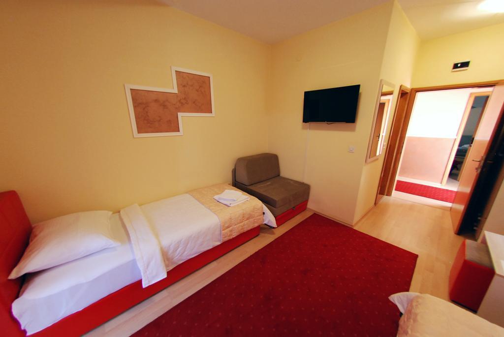 Hotel Arizona Sarajevo Lukavica Kültér fotó