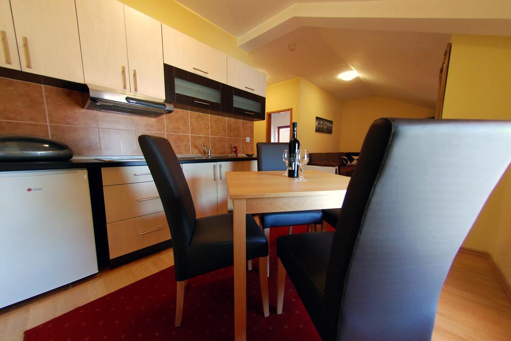 Hotel Arizona Sarajevo Lukavica Kültér fotó