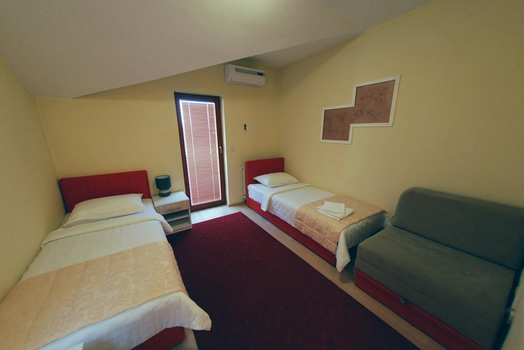 Hotel Arizona Sarajevo Lukavica Kültér fotó