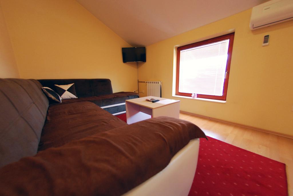Hotel Arizona Sarajevo Lukavica Kültér fotó