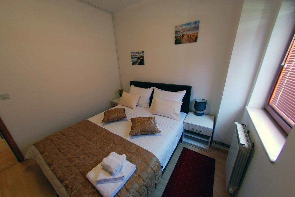 Hotel Arizona Sarajevo Lukavica Kültér fotó