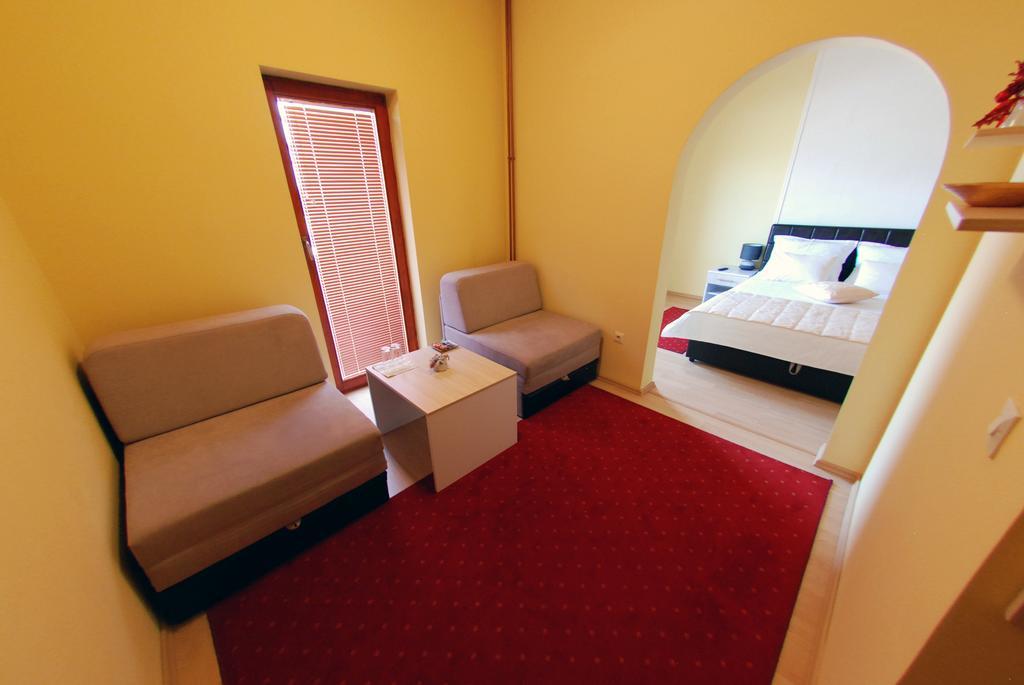 Hotel Arizona Sarajevo Lukavica Kültér fotó
