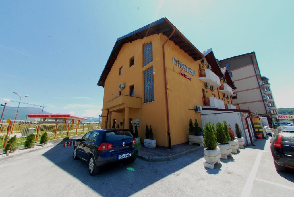 Hotel Arizona Sarajevo Lukavica Kültér fotó