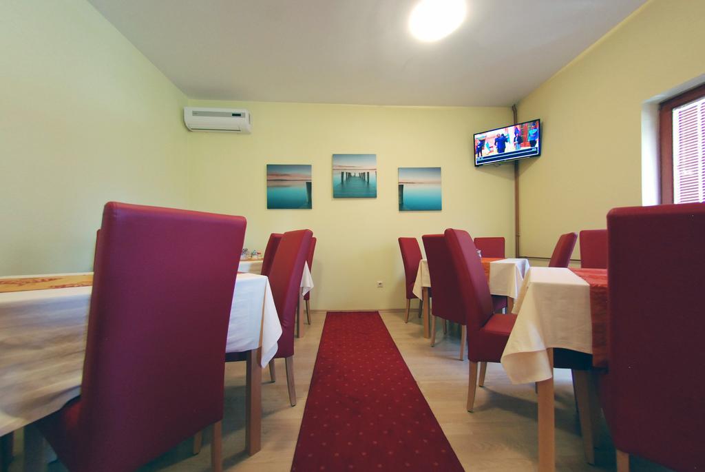 Hotel Arizona Sarajevo Lukavica Kültér fotó