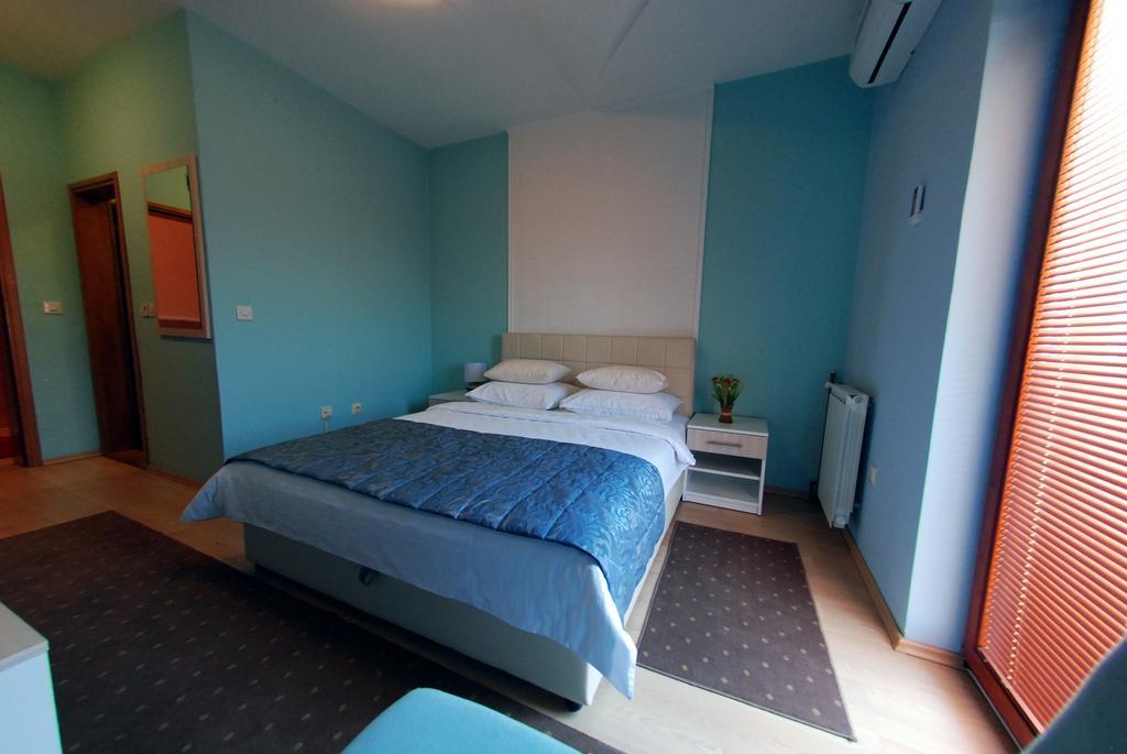 Hotel Arizona Sarajevo Lukavica Kültér fotó